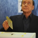 silvio-berlusconi-mentre-vota