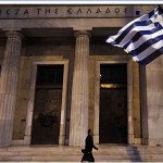 La Grecia taglia 30.000 dipendenti statali